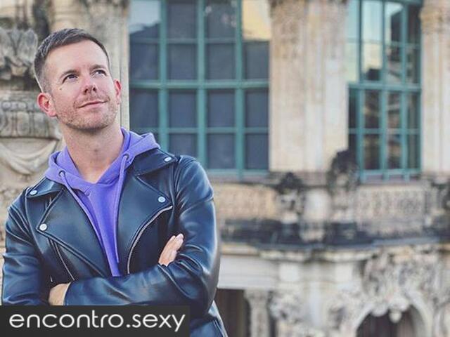 Procuro um homem para primeira experiência