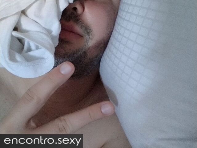 Homem/ Educado/ Culto/ Carinhoso