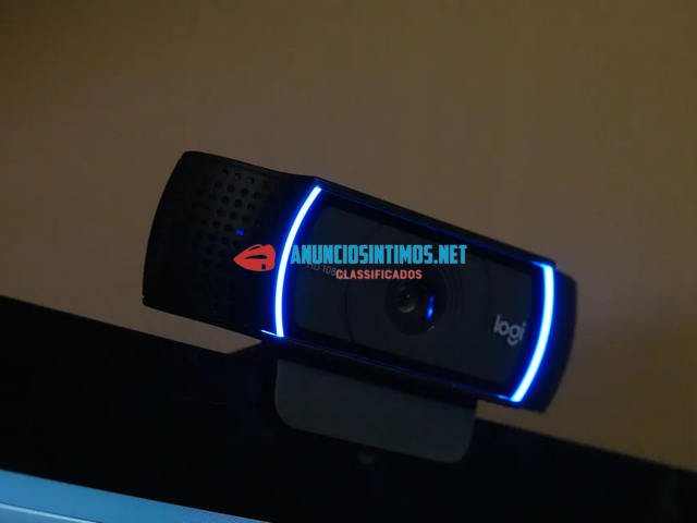 Procuro parceira para livecam shows