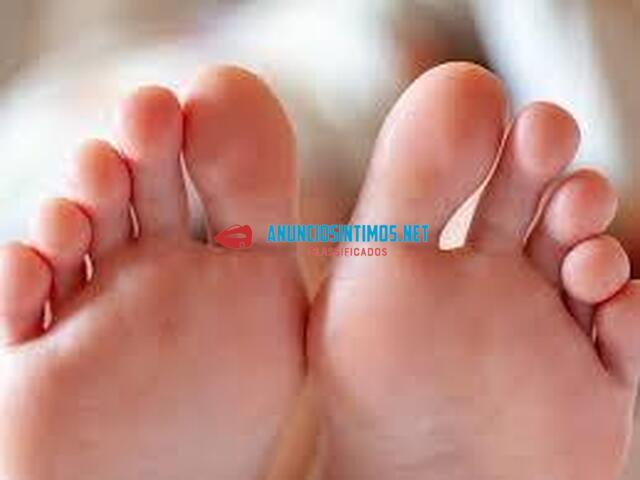 Procuro pés femininos