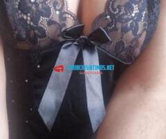 BONITA SIMPATICA E LOUCA EM 4 PAREDES APERTADINHA