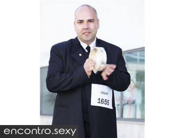 FAÇO TODO TIPO DE MASSAGENS COM SERENATA E FLORES