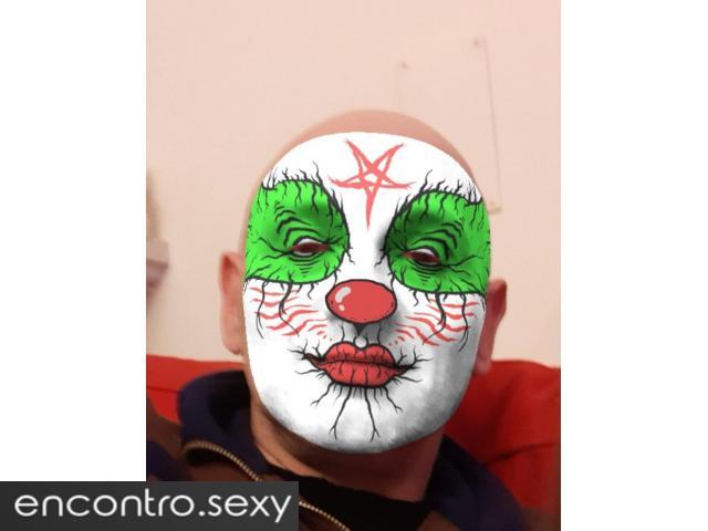 És submissa e queres relacionar-te com um DOM apenas online?