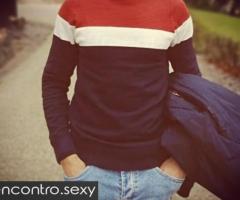 Gay versátil recebe homens