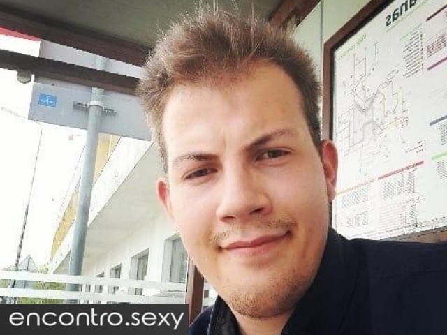 Jovem procura mulher para ter relações intimas a primeira vista e namoro