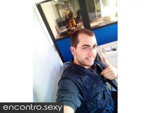 Procuro relacionamento sério.