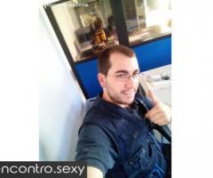 Procuro relacionamento sério.