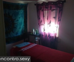 Procuro menina ou senhora para massagem a 4 mãos