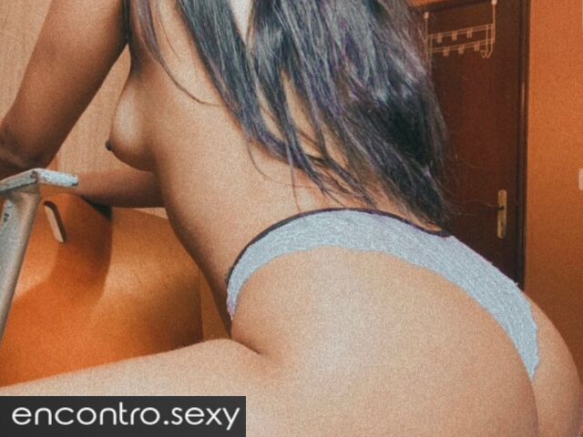 Gabi 22 anos linda convivio completo