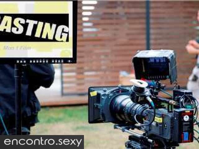 Aviso de recrutamento de homens e mulheres