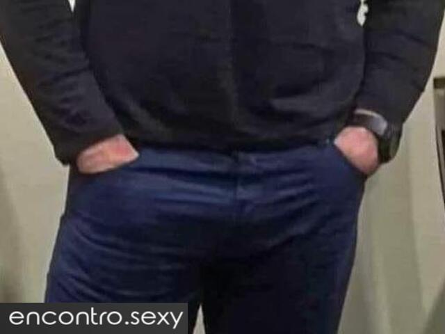 Homem bi, discreto e muito macho, procura casal