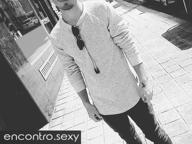 Procuro mulher pra sexo casual